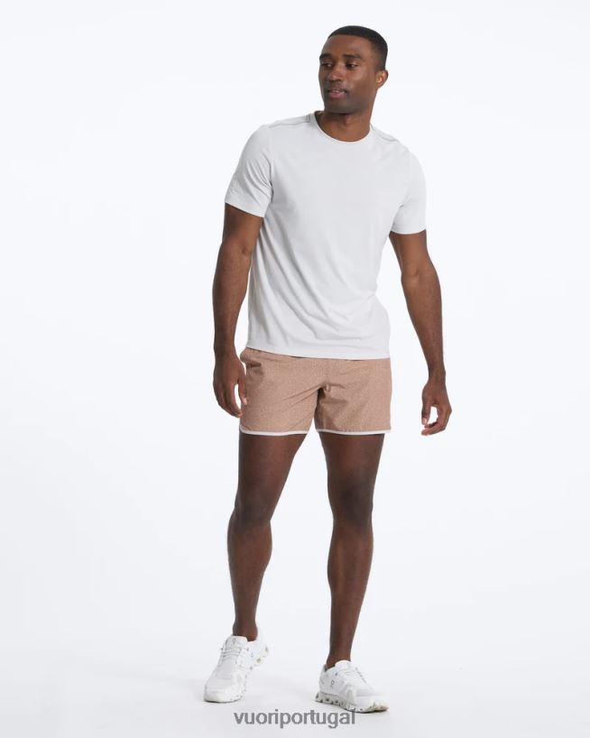 linhas tracejadas de camelo bancos curtos 5" homens Vuori 68NJ8J747 roupas - Image 5