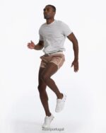 linhas tracejadas de camelo bancos curtos 5" homens Vuori 68NJ8J747 roupas - Image 6