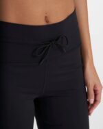 preto perna larga diária mulheres Vuori 68NJ8J266 roupas - Image 3