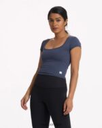 urze azul corte halo de manga curta mulheres Vuori 68NJ8J81 roupas - Image 2