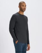 urze de carvão camiseta strato tech manga longa homens Vuori 68NJ8J552 roupas - Image 3