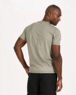 urze do exército camiseta de desempenho tradewind homens Vuori 68NJ8J505 roupas - Image 3
