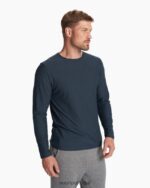 urze marinho camiseta strato tech manga longa homens Vuori 68NJ8J551 roupas - Image 3