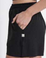 urze preta namorado curto mulheres Vuori 68NJ8J200 roupas - Image 6